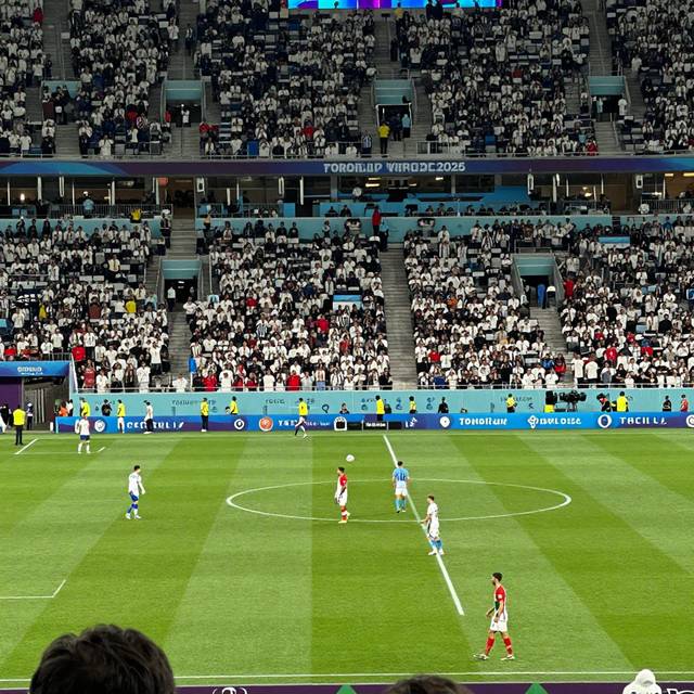 Rạng sáng nay, World Cup 2026 tiếp tục chứng kiến những biến động lớn khi hàng loạt đội tuyển đối mặ